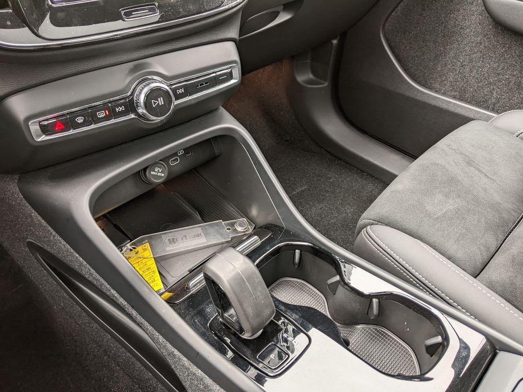 used 2024 Volvo XC40 Recharge Pure Electric car, priced at $36,600