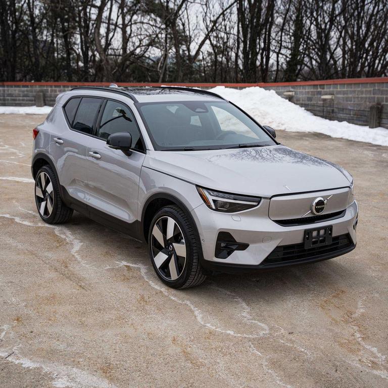 used 2024 Volvo XC40 Recharge Pure Electric car, priced at $36,600