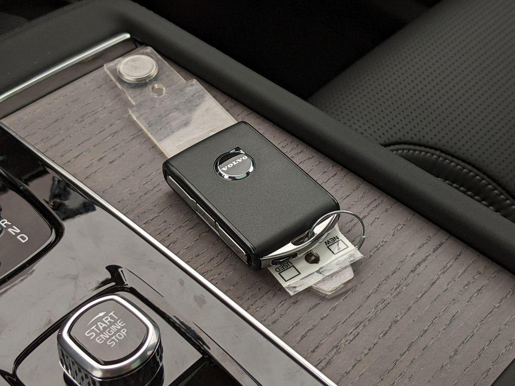 new 2026 Volvo XC90 Plug-In Hybrid car, priced at $86,020