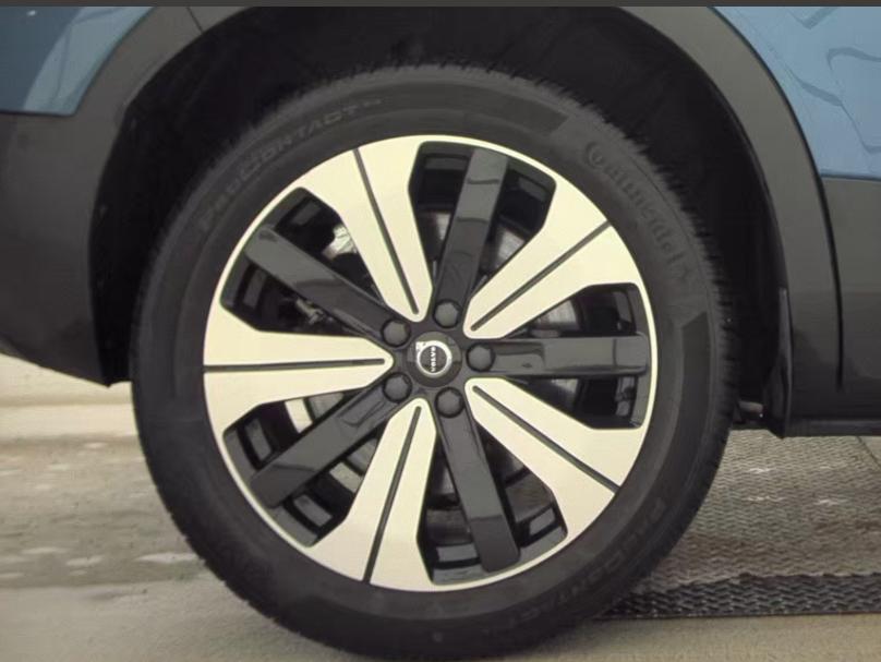 used 2023 Volvo C40 Recharge Pure Electric car, priced at $26,000