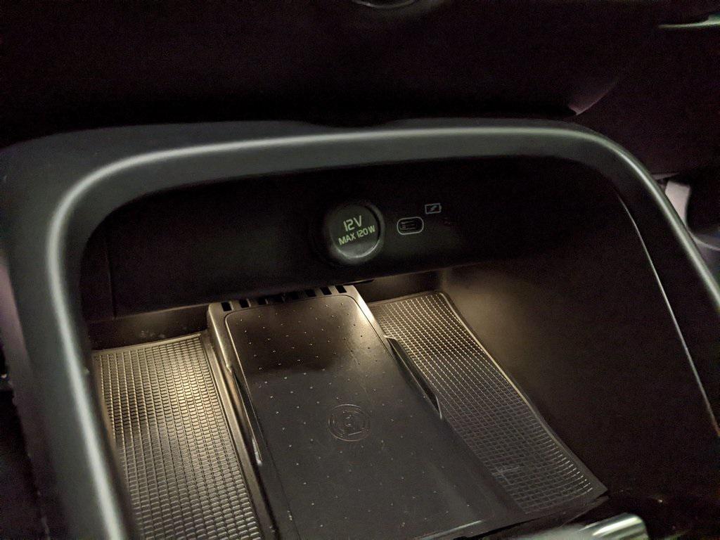 used 2023 Volvo XC40 Recharge Pure Electric car, priced at $31,000