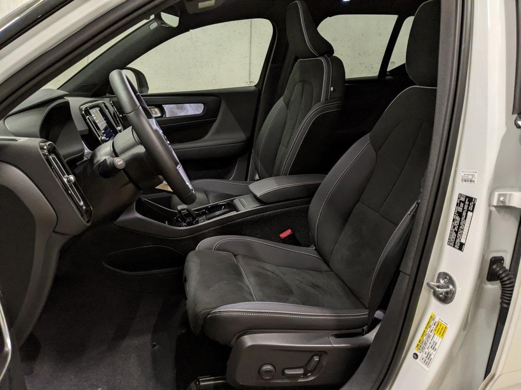 used 2023 Volvo XC40 Recharge Pure Electric car, priced at $31,000