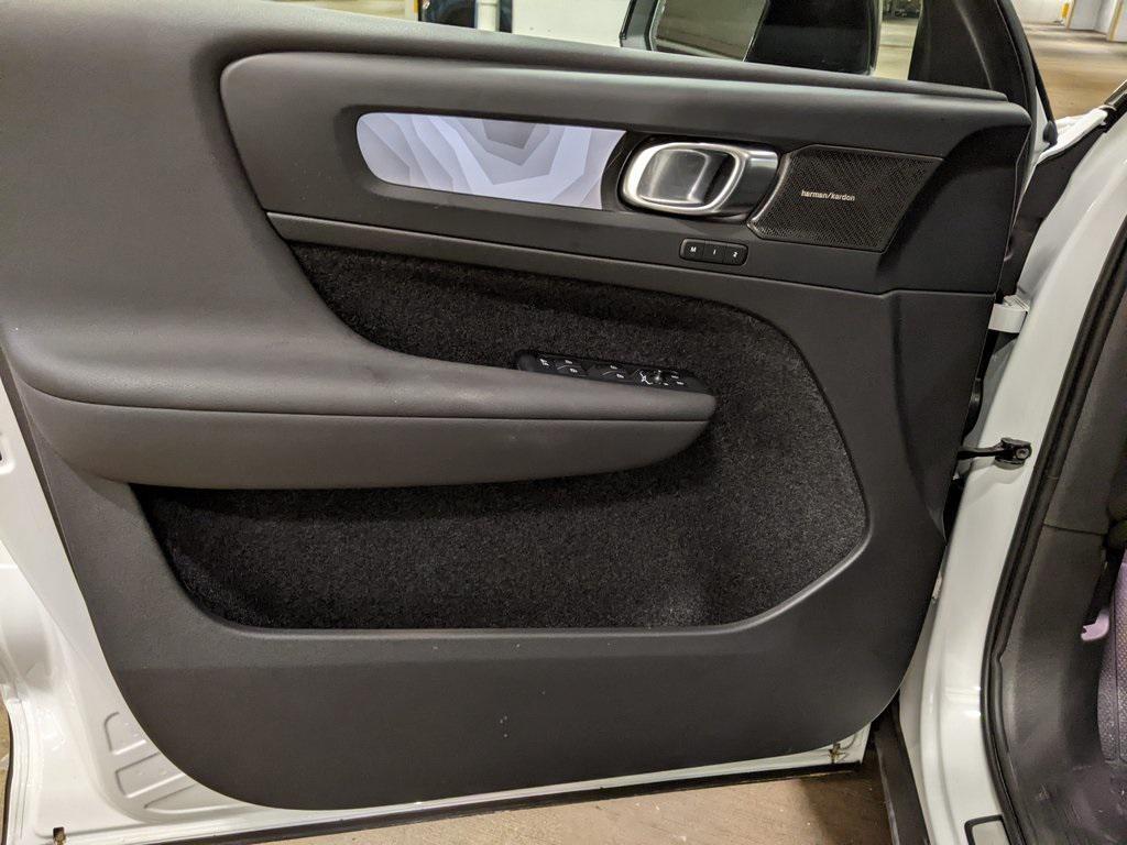 used 2023 Volvo XC40 Recharge Pure Electric car, priced at $31,000