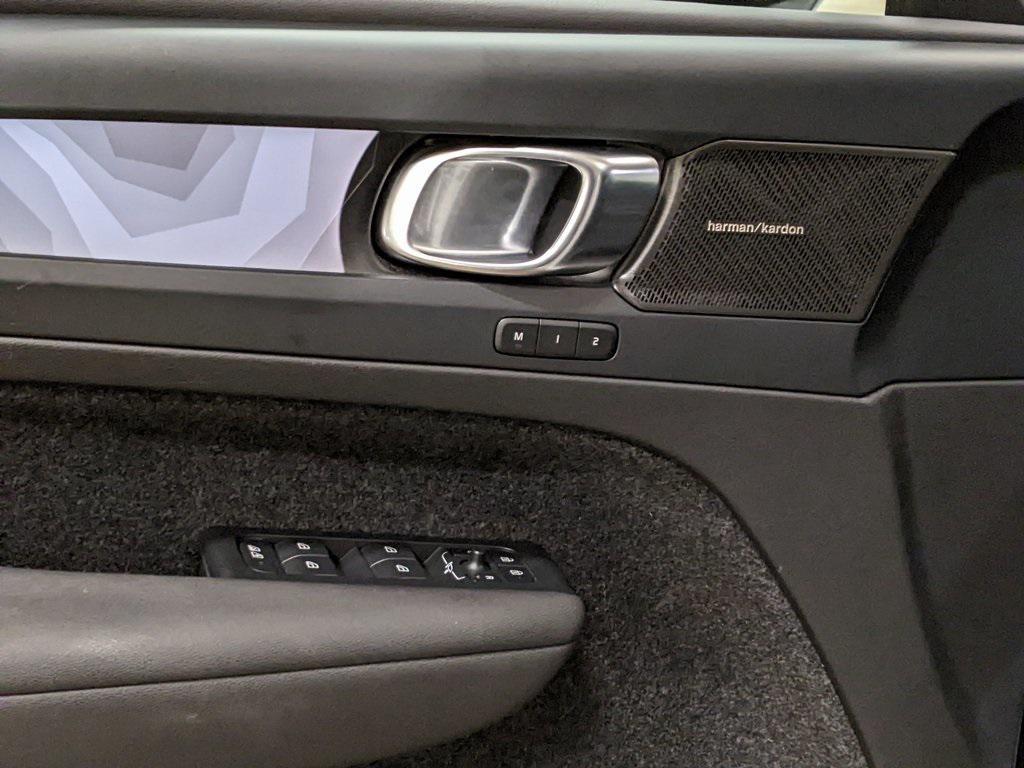 used 2023 Volvo XC40 Recharge Pure Electric car, priced at $31,000