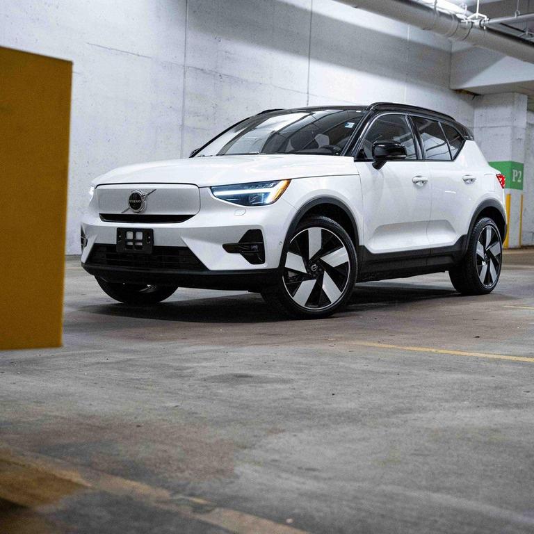 used 2023 Volvo XC40 Recharge Pure Electric car, priced at $31,000