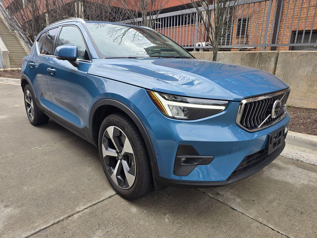used 2023 Volvo XC40 car, priced at $29,500