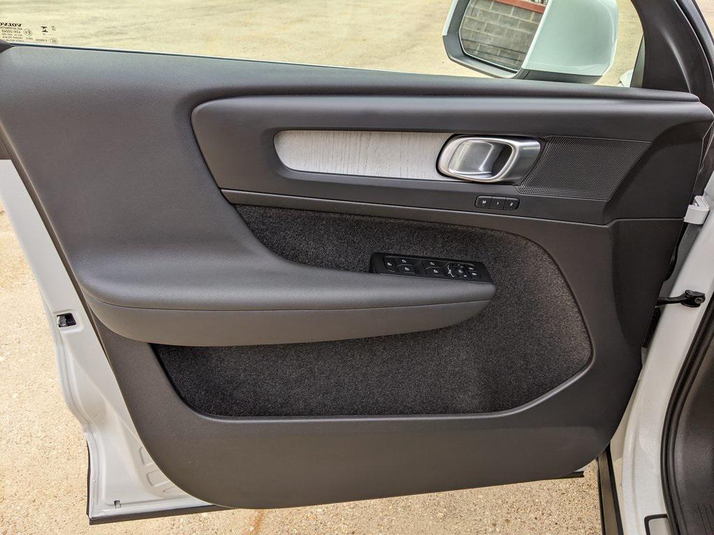 used 2025 Volvo XC40 car, priced at $28,334