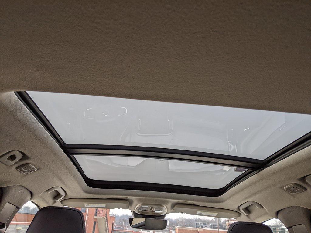 used 2025 Volvo XC40 car, priced at $28,334