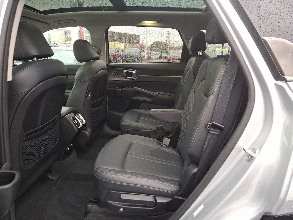 used 2022 Kia Sorento car, priced at $29,262