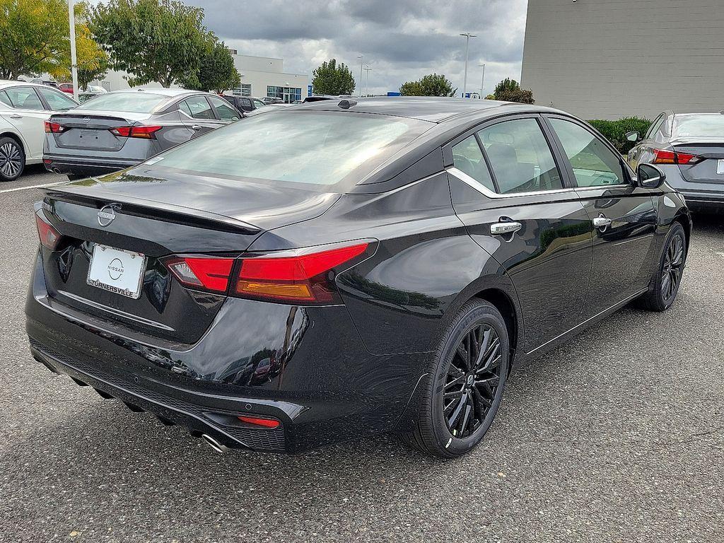 new 2025 Nissan Altima car, priced at $27,960