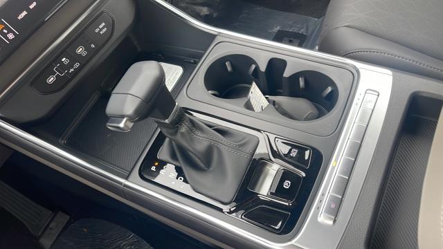 new 2027 Kia Carnival car, priced at $42,418