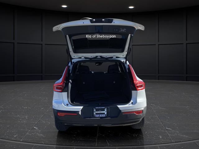 used 2021 Volvo XC40 car, priced at $21,564