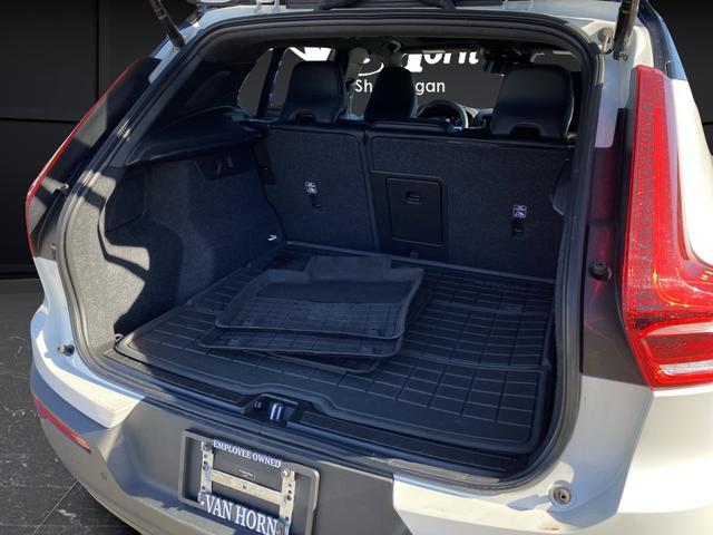 used 2021 Volvo XC40 car, priced at $21,564