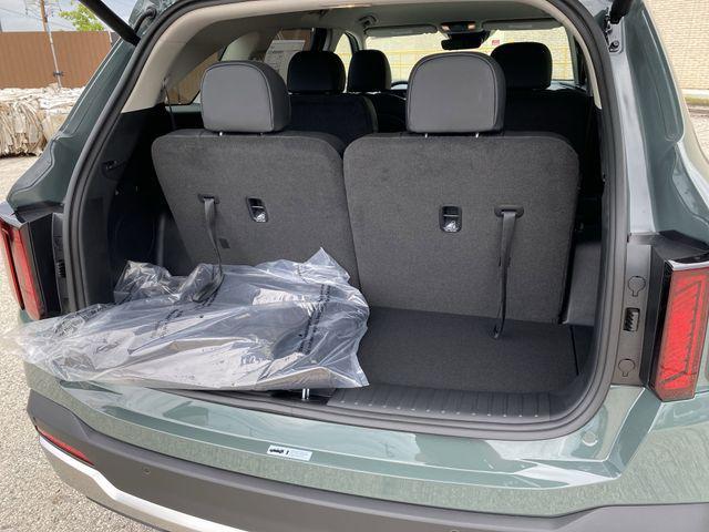 new 2025 Kia Sorento Hybrid car, priced at $37,500