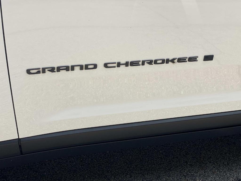 used 2023 Jeep Grand Cherokee car, priced at $31,087