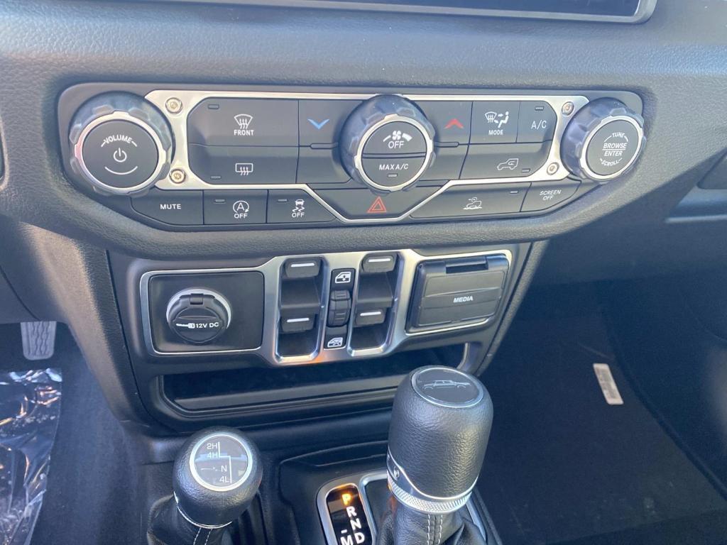 new 2026 Jeep Gladiator car, priced at $38,708