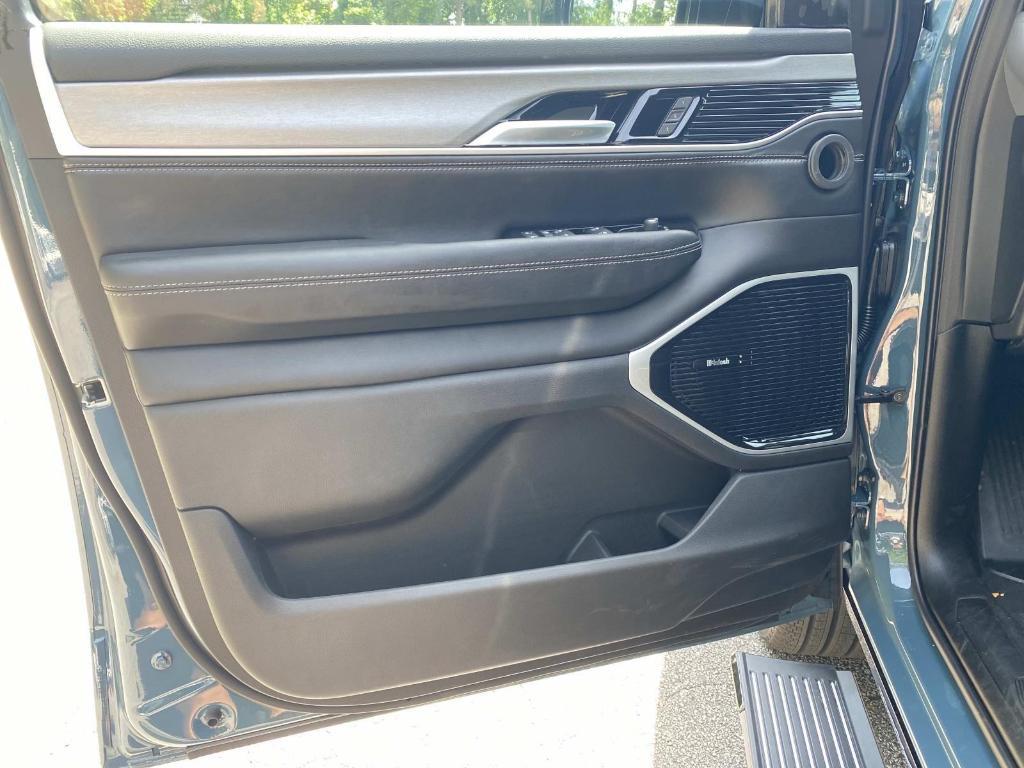 new 2026 Jeep Grand Wagoneer car, priced at $80,648