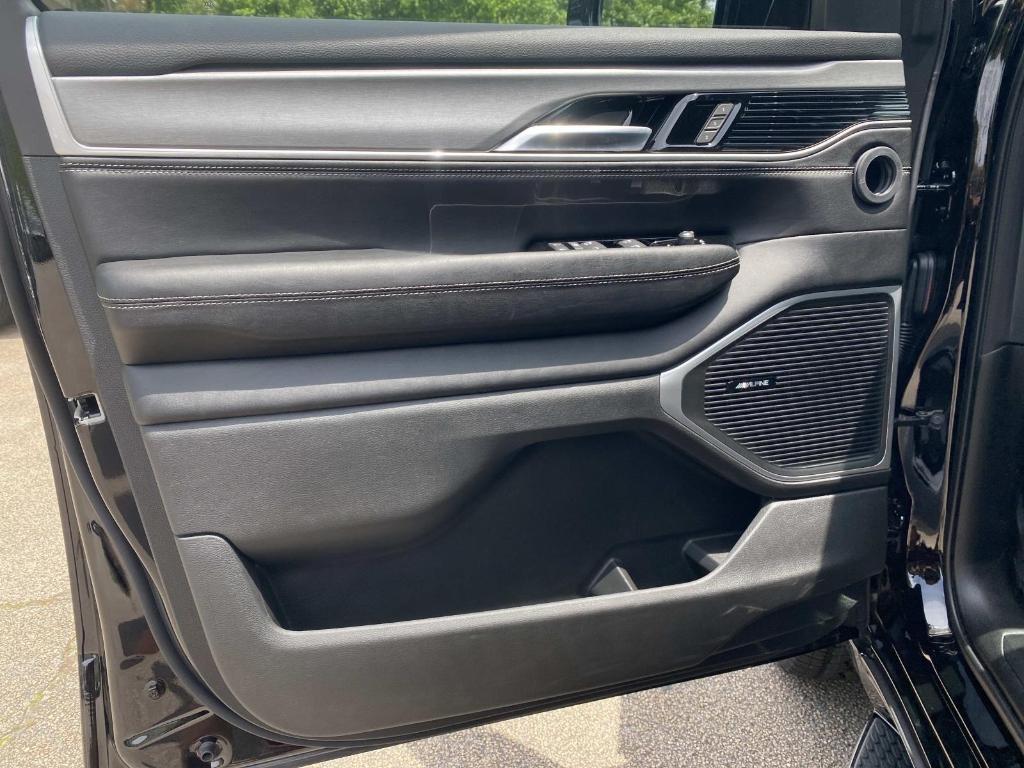 new 2026 Jeep Grand Wagoneer car, priced at $74,443