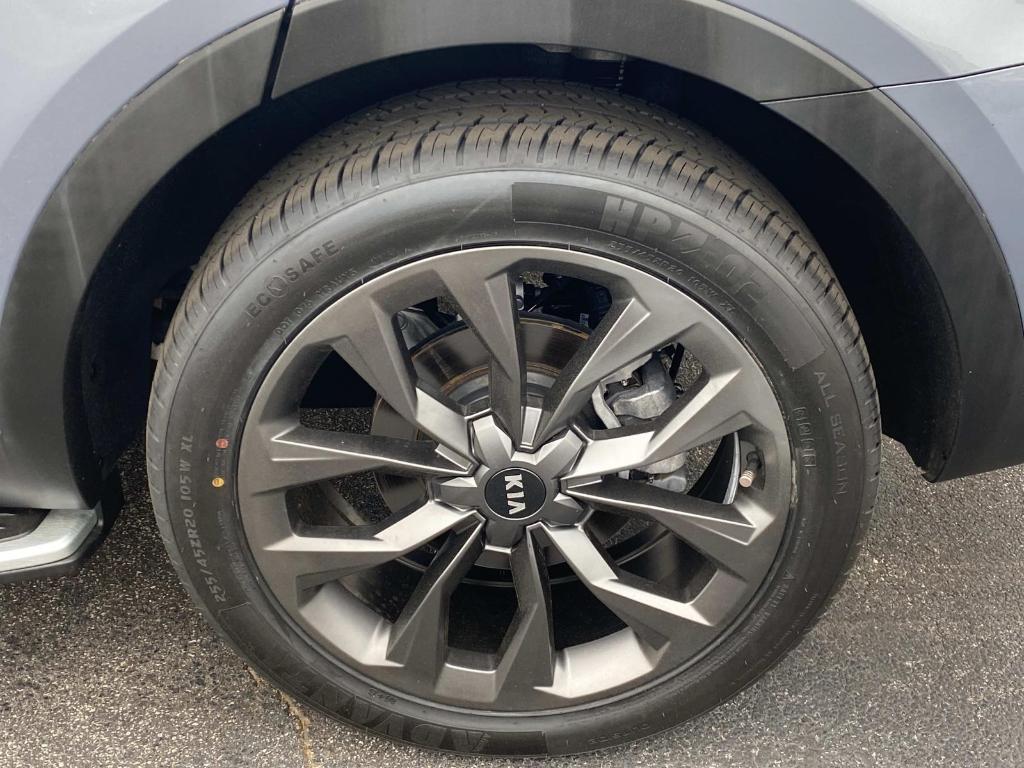 used 2021 Kia Sorento car, priced at $27,386