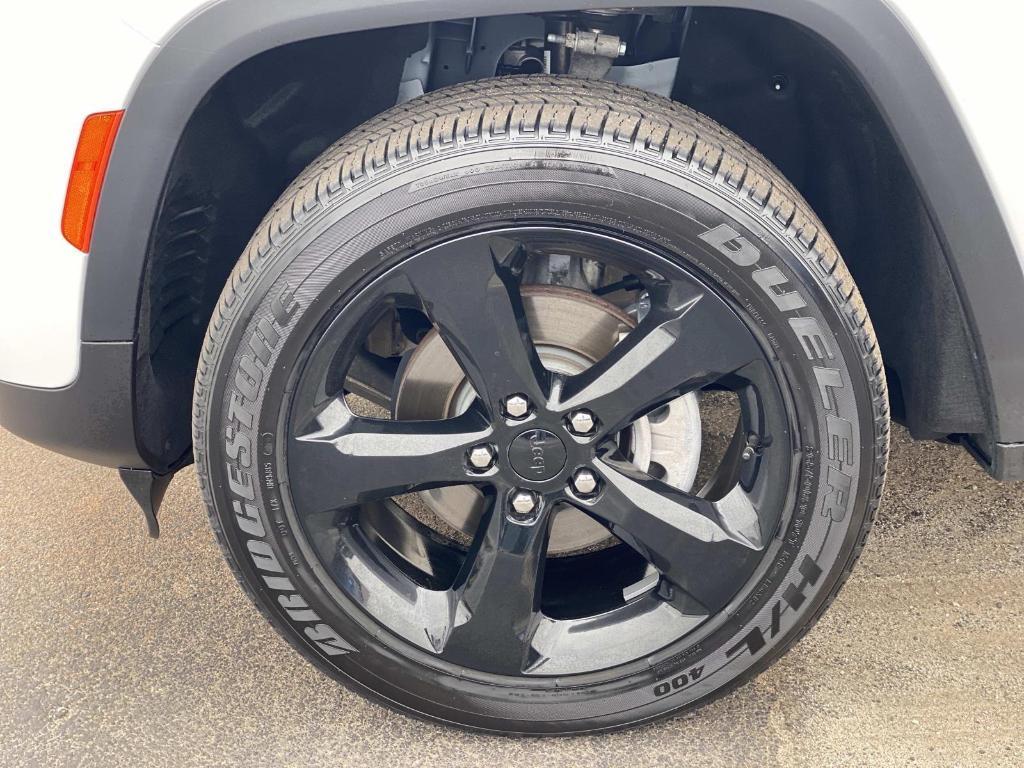 used 2025 Jeep Grand Cherokee car, priced at $33,067