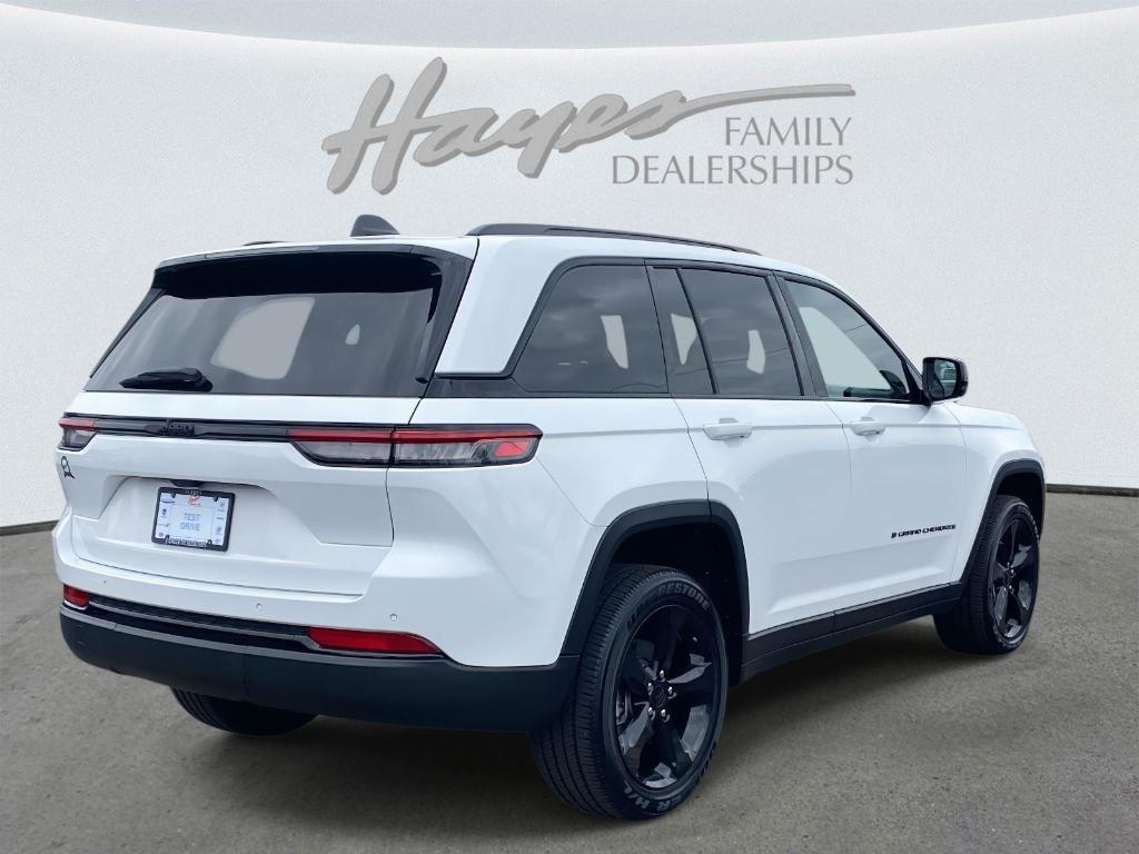 used 2025 Jeep Grand Cherokee car, priced at $33,067