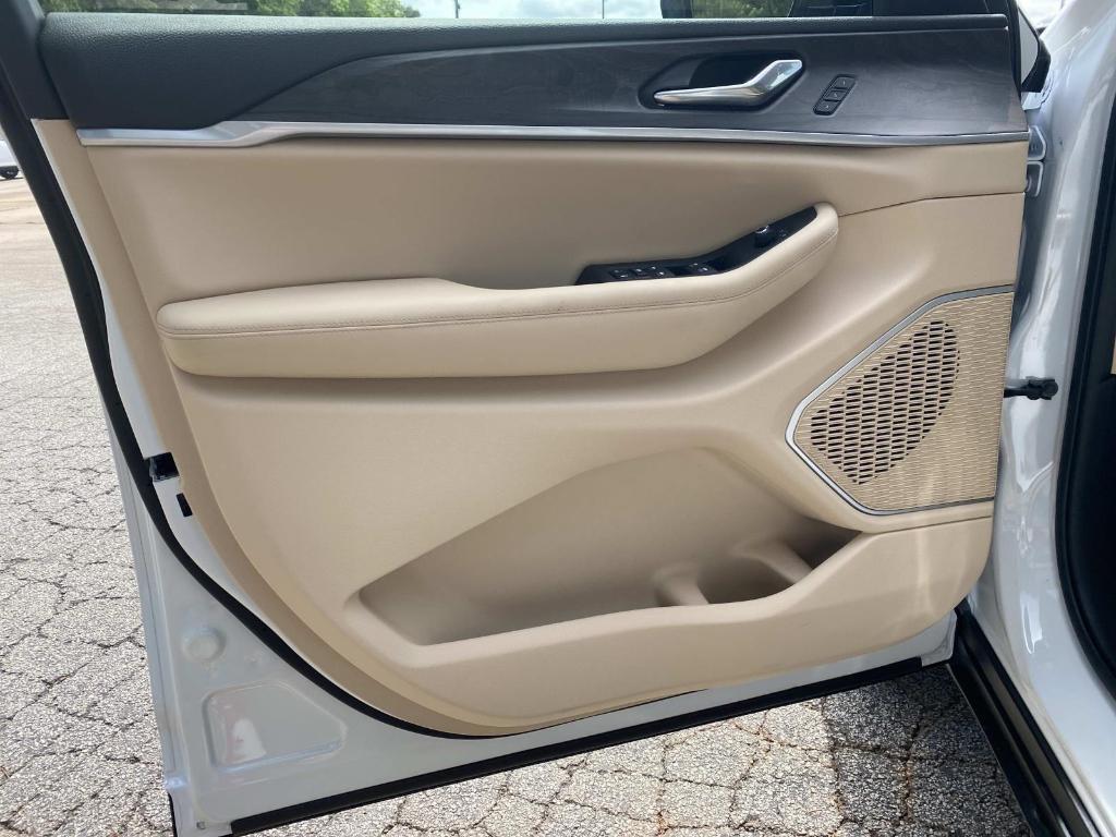 new 2026 Jeep Grand Cherokee L car, priced at $48,208