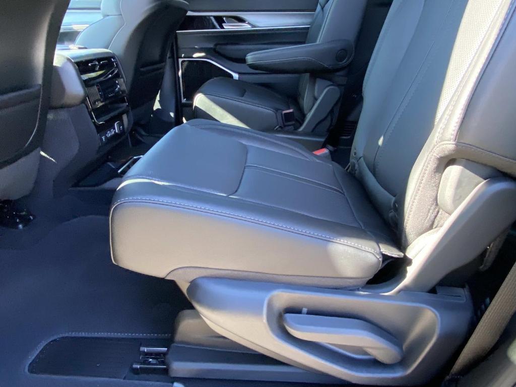 new 2026 Jeep Grand Wagoneer car, priced at $80,223