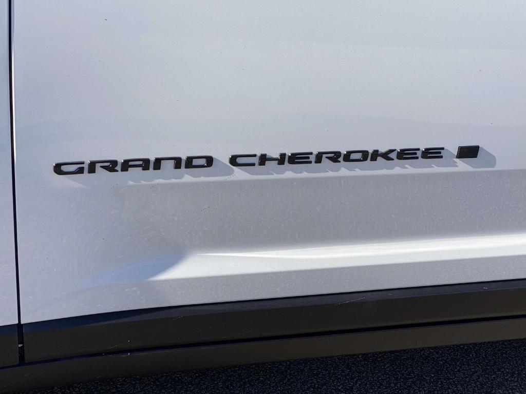 new 2025 Jeep Grand Cherokee car, priced at $46,028