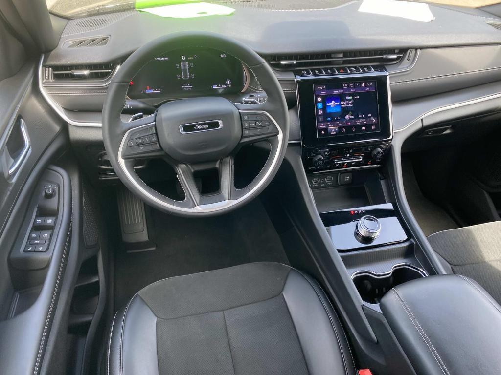 used 2025 Jeep Grand Cherokee car, priced at $34,098