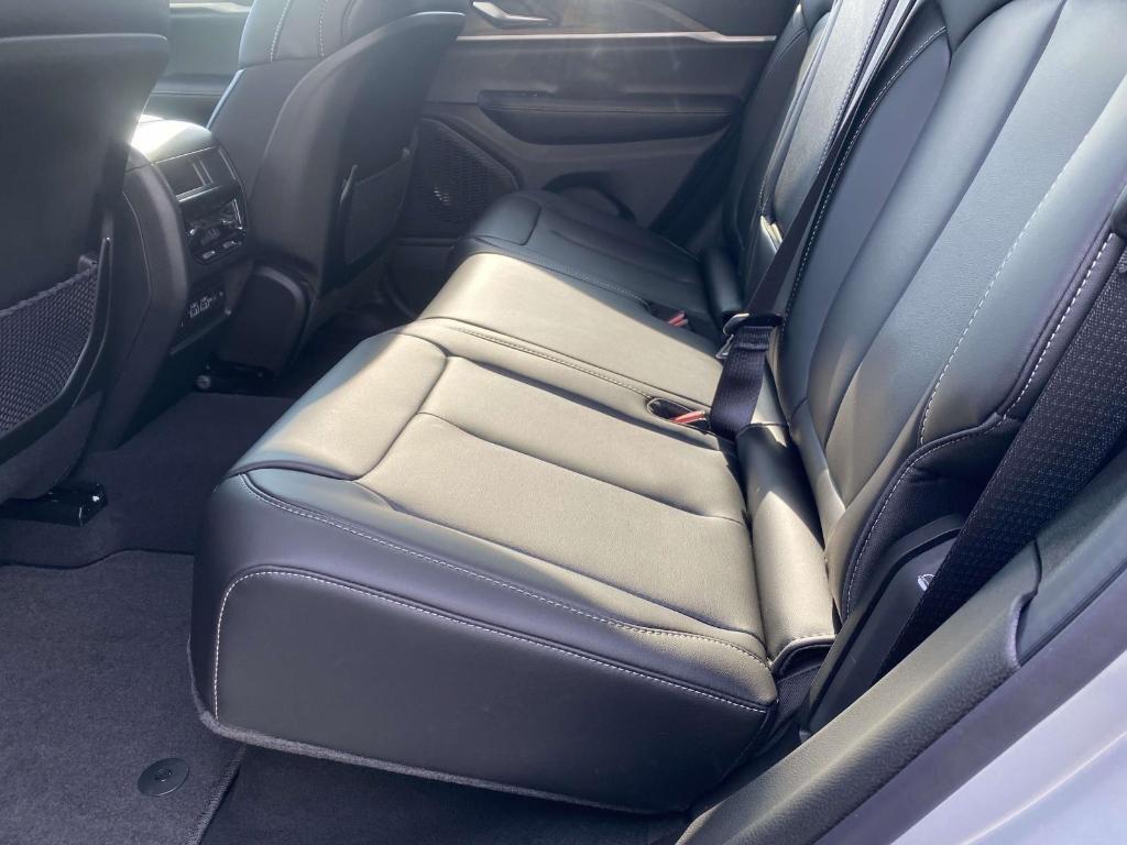 new 2025 Jeep Grand Cherokee car, priced at $49,128