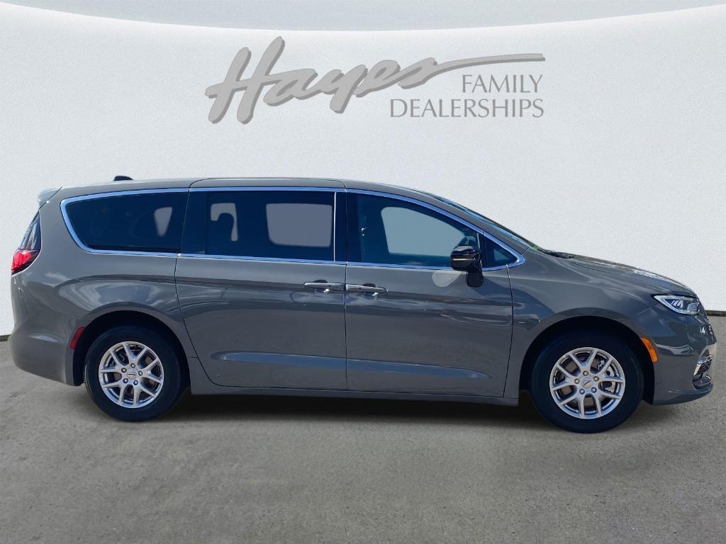 used 2025 Chrysler Pacifica car, priced at $28,488