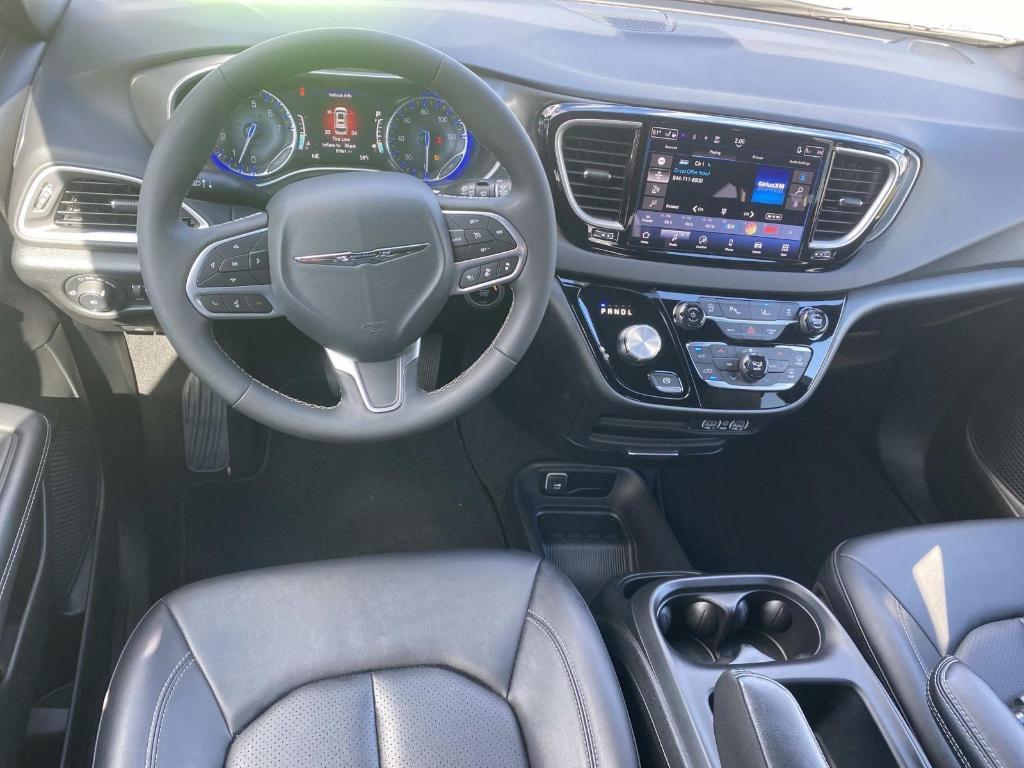 used 2025 Chrysler Pacifica car, priced at $28,488