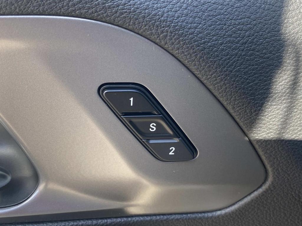 used 2025 Chrysler Pacifica car, priced at $28,488