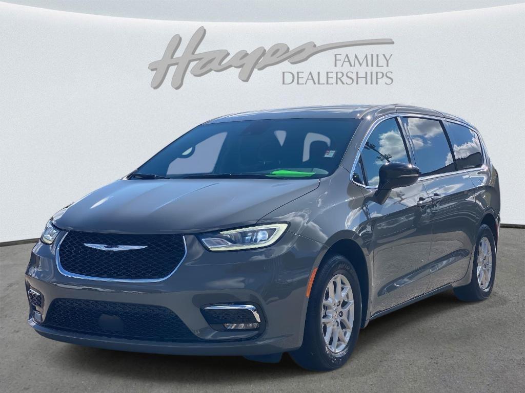 used 2025 Chrysler Pacifica car, priced at $28,488