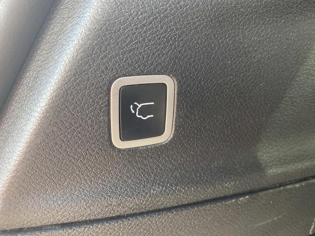 used 2025 Chrysler Pacifica car, priced at $28,488