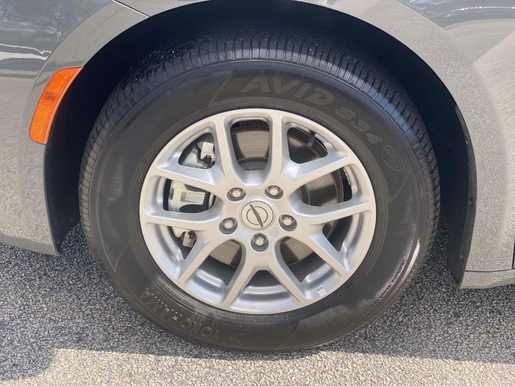 used 2025 Chrysler Pacifica car, priced at $28,488