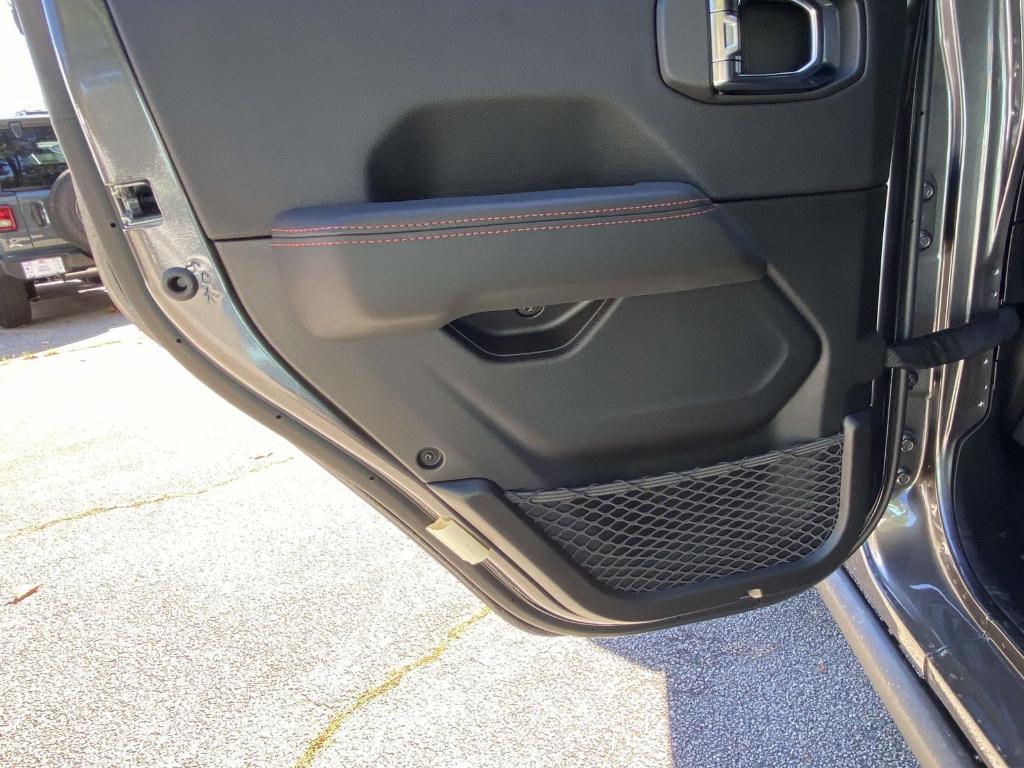 new 2025 Jeep Gladiator car, priced at $54,138