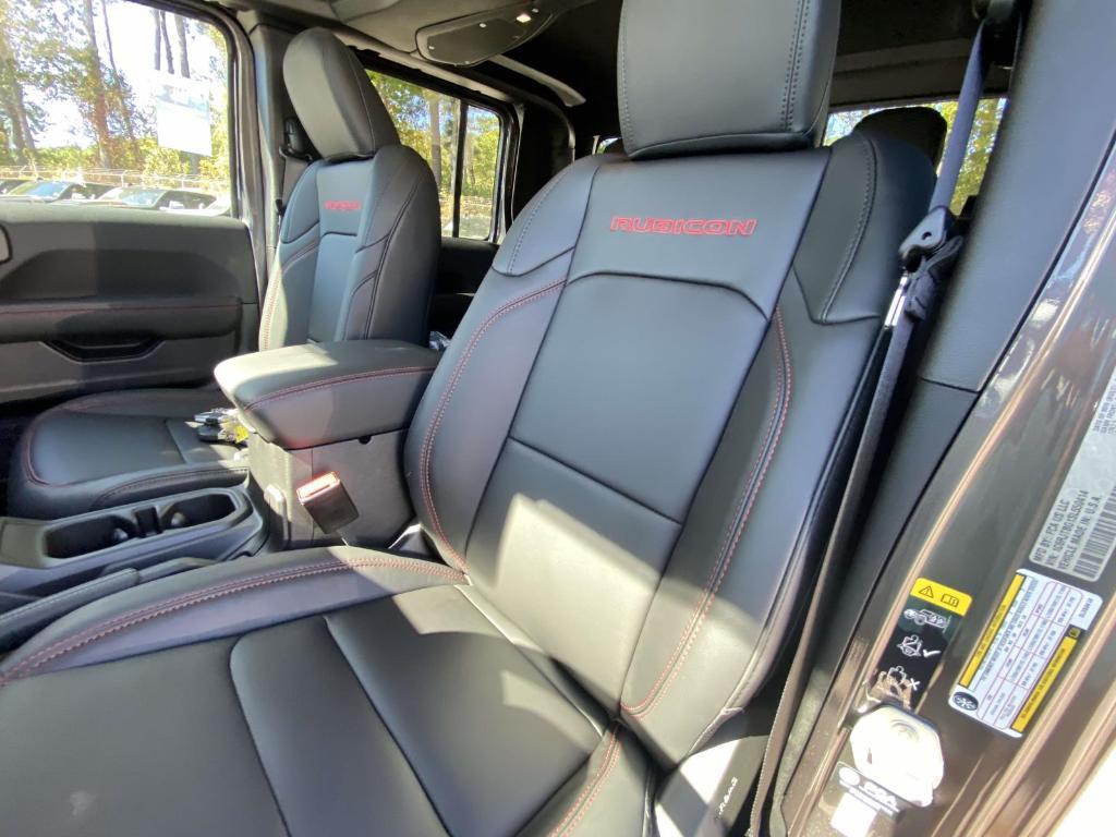 new 2025 Jeep Gladiator car, priced at $54,138