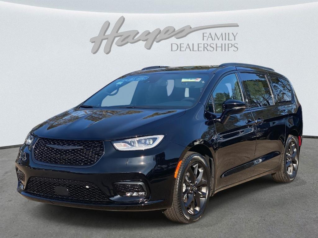 new 2026 Chrysler Pacifica car, priced at $41,078