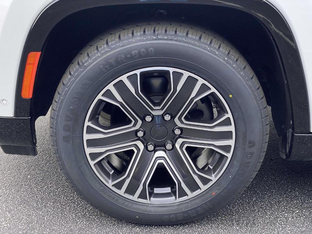 used 2024 Jeep Wagoneer L car, priced at $45,327