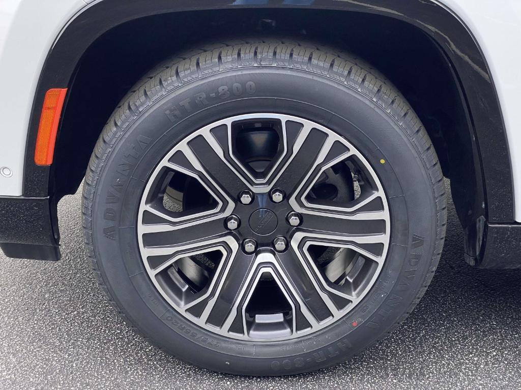 used 2024 Jeep Wagoneer L car, priced at $45,327