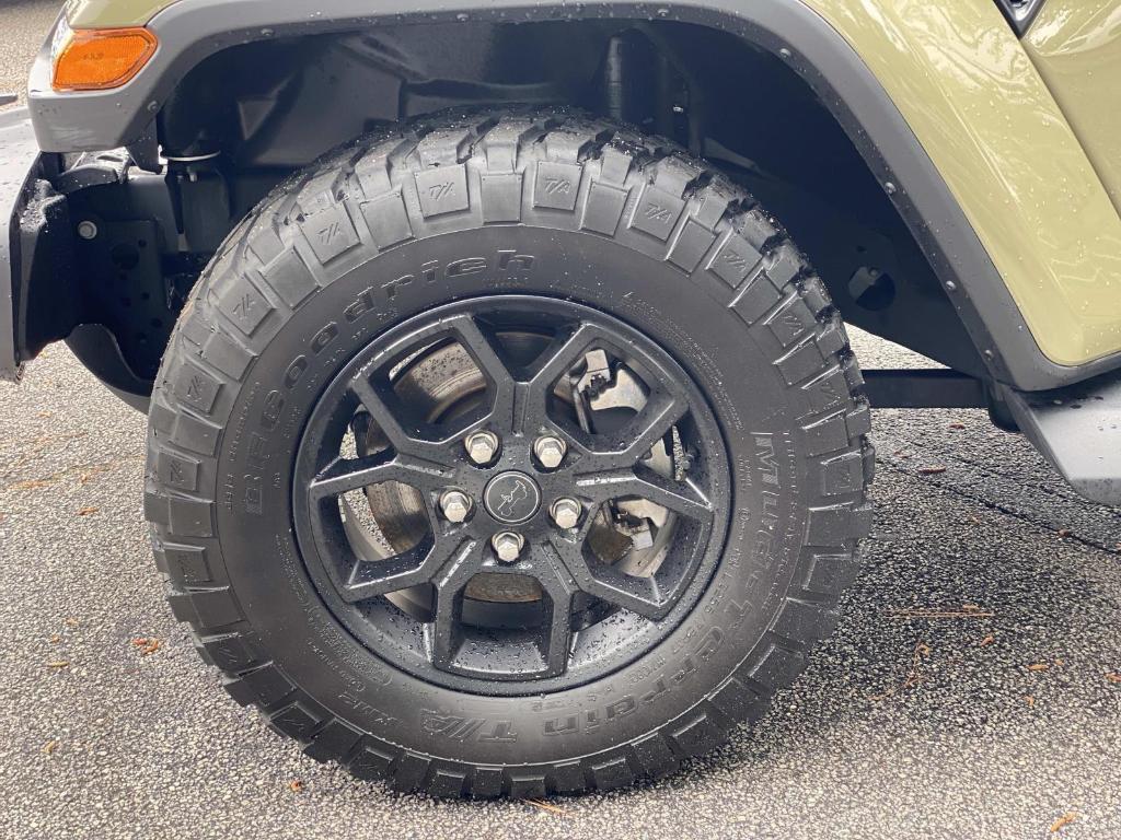 used 2025 Jeep Gladiator car, priced at $40,698
