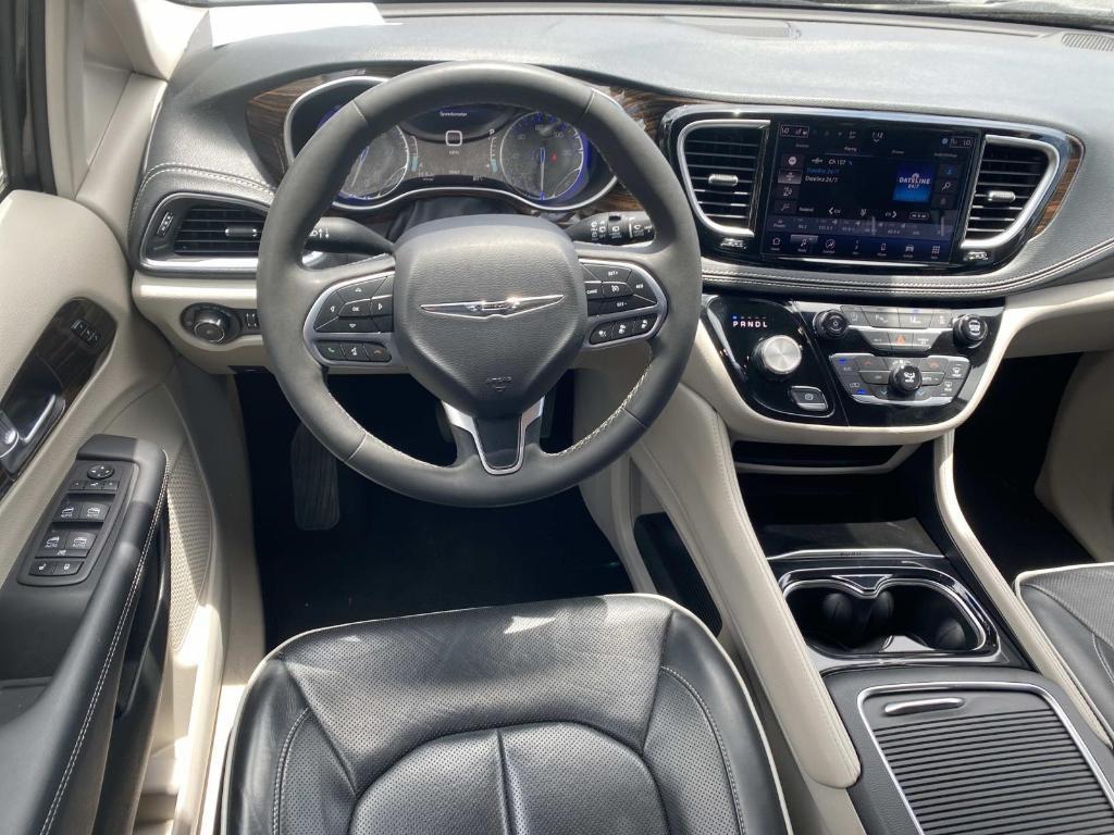 used 2024 Chrysler Pacifica car, priced at $28,598