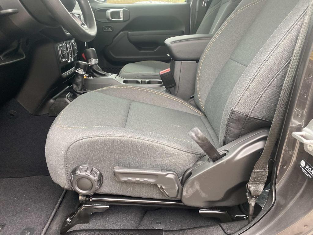 new 2026 Jeep Gladiator car, priced at $40,208