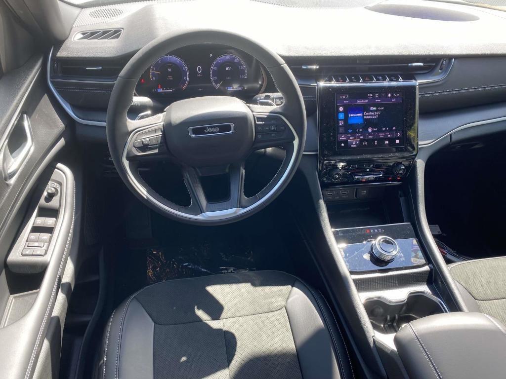 new 2025 Jeep Grand Cherokee car, priced at $40,028