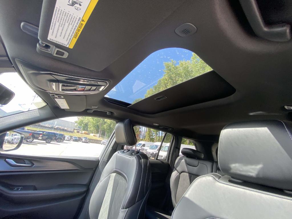 new 2025 Jeep Grand Cherokee car, priced at $41,778