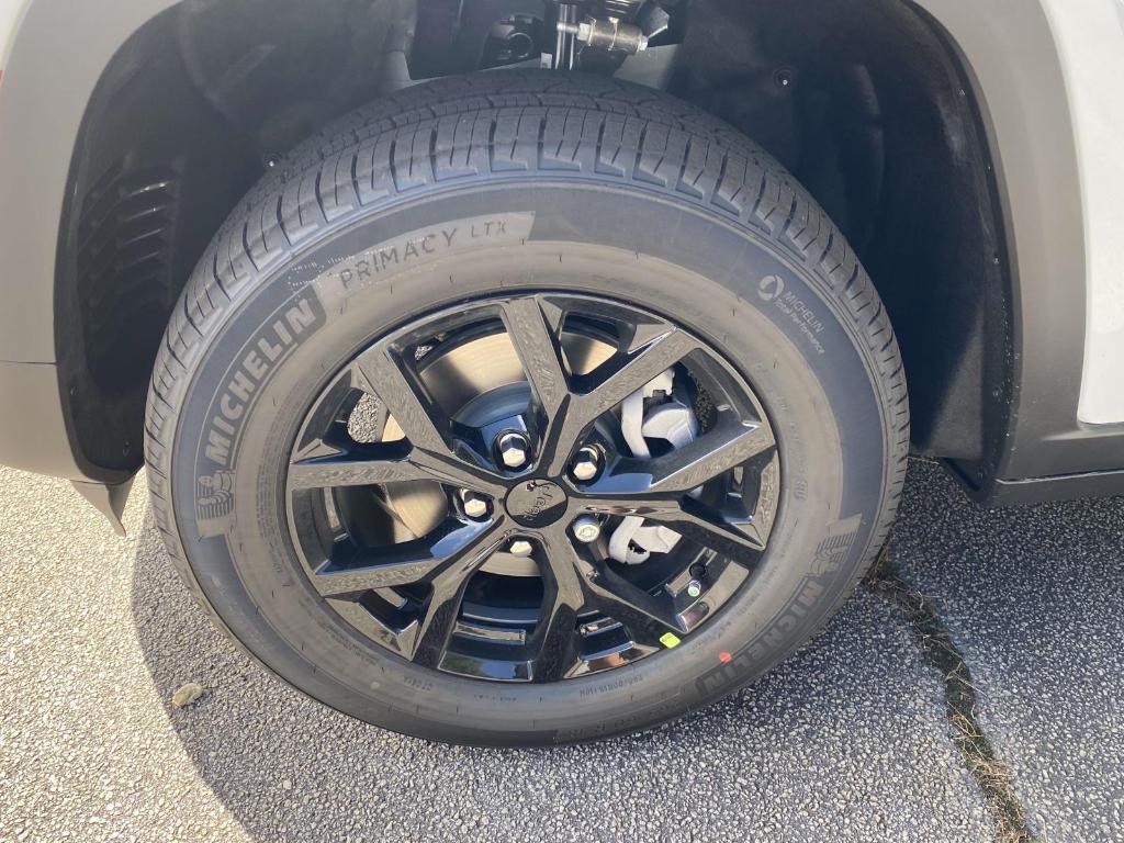 new 2025 Jeep Grand Cherokee car, priced at $41,778