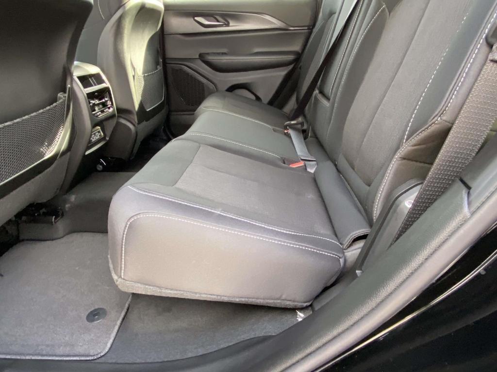 new 2025 Jeep Grand Cherokee car, priced at $35,118