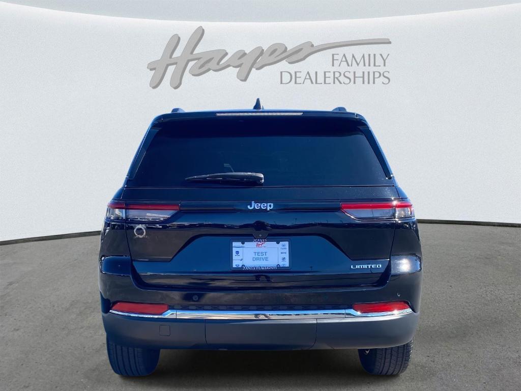used 2023 Jeep Grand Cherokee car, priced at $28,006