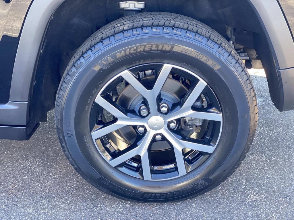 used 2023 Jeep Grand Cherokee car, priced at $28,006